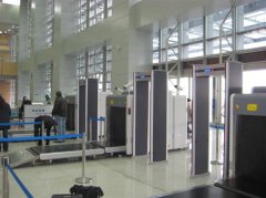 機(jī)場安檢的目的主要是防止旅客攜帶危險(xiǎn)物品